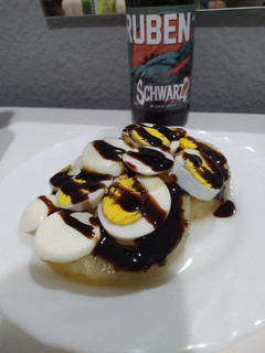 Una foto de Piña con huevo al balsámico 🍍🥚