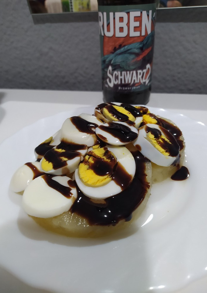 Una foto de Piña con huevo al balsámico 🍍🥚