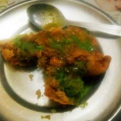 A picture of Aloo samosa.