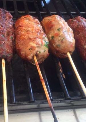 A picture of Beef and chicken khafta.