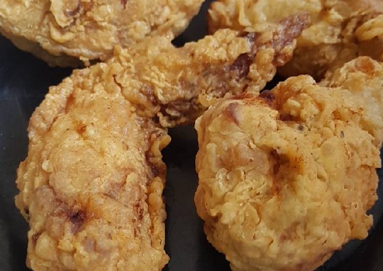 Bagaimana Menyiapkan Buttermilk Fried Chicken, Enak