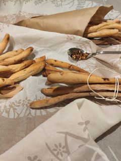 Foto di Grissini misti al peperoncino e cipolla