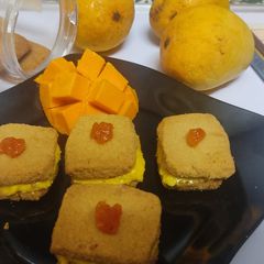 A picture of Instant Mango cream biscuit.