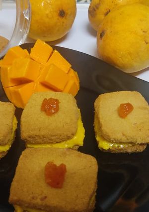 A picture of Instant Mango cream biscuit.