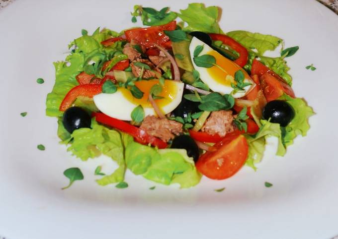 Салат Нисуаз с тунцом