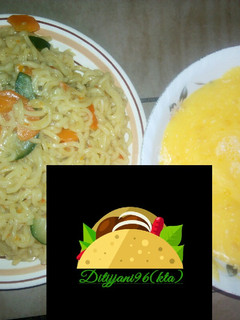 A picture of Indomie with veggies and custard.
