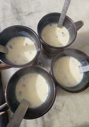 बेसन और दूध का गरमा गरम शेक(besan aur dhoodh ka garma ग्राम shake recipe in hindi) रेसिपी मुख्य फोटो