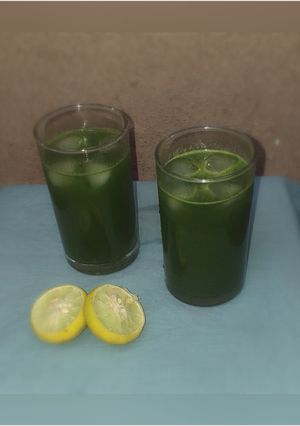 A picture of Mint and lemon sharbat.