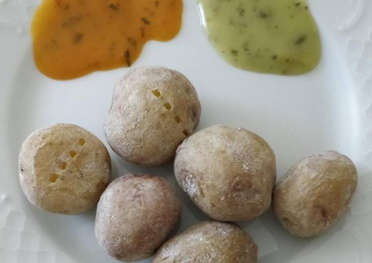 Papas arrugás con mojos