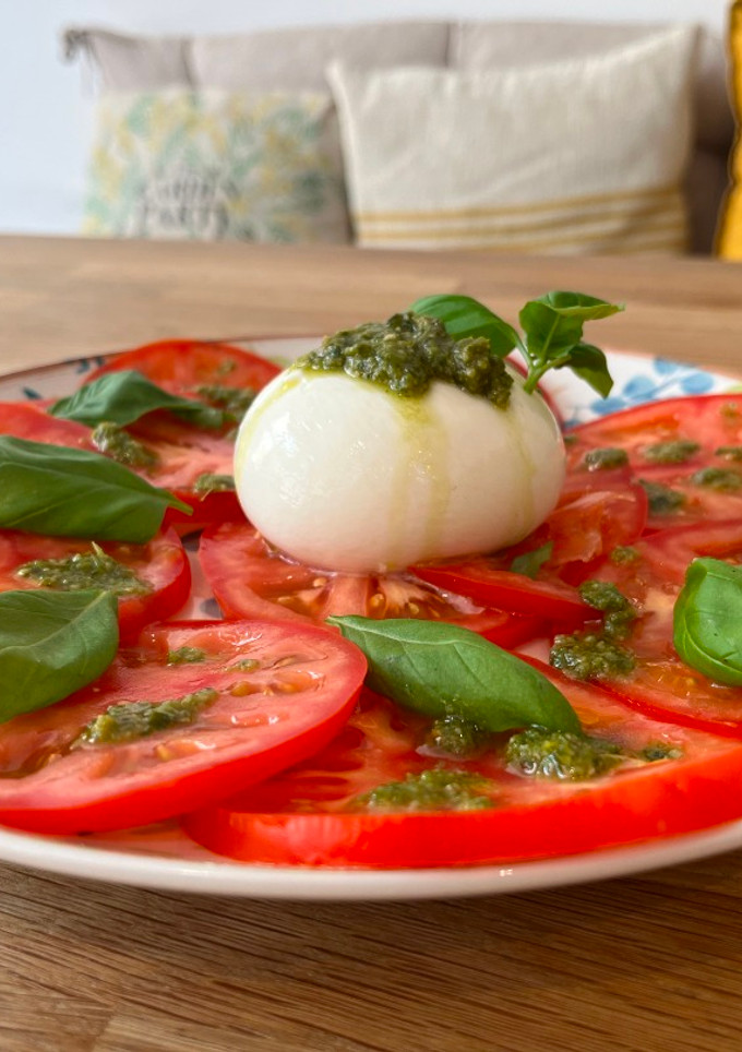 Una foto de Ensalada de burrata