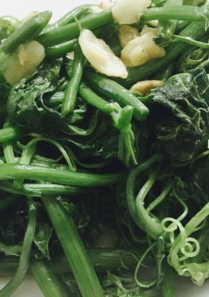 Hình của món Ngọn Su su xào tỏi.