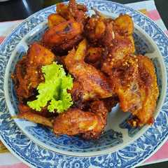 A picture of Ayam goreng ketumbar.