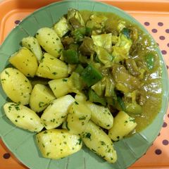 Potatoes in creamy sauce A picture of Potatoes in creamy sauce.