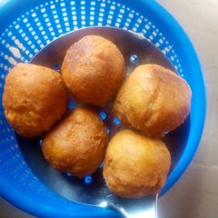 A picture of Nigerian buns.