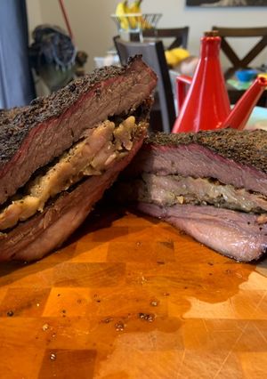 Une photo de Brisket fumée (poitrine de boeuf)