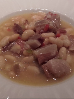 Una foto de Pochas con tocino