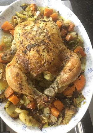 Una foto de Pollo Rostizado al ajo y limón