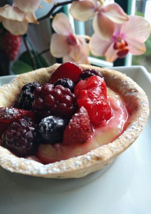 Una foto de 🥧Tartaletas de Crema Pastelera y Frutos Rojos🍓~Gluten Free ❣️