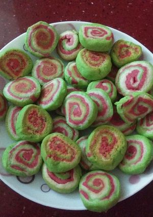 A picture of Colourful Cookies.