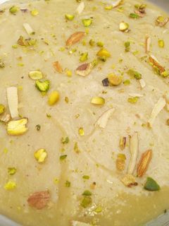 முந்திரி பால் அல்வா (Cashew milk halwa)(Munthiri paal halwa recipe in tamil) செய்முறை முக்கிய புகைப்படம்