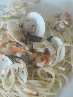 Una foto de Pasta con almejas y gambas
