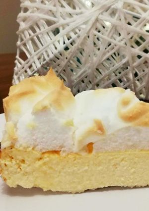 A picture of Keto Lemon Meringue Cheesecake.