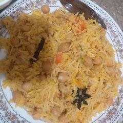 A picture of Chana pulao.