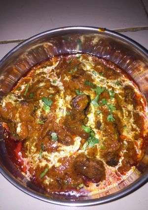 তন্দুরি চিকেন ইন রেড গ্রেভি (tandoori chicken in red gravy recipe in Bengali) রেসিপির প্রধান ছবি