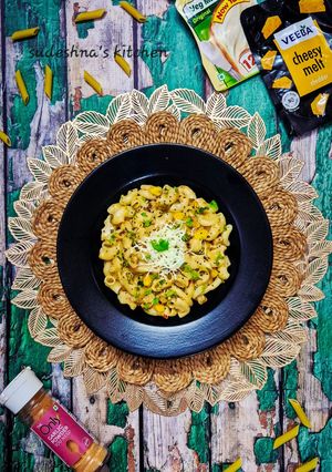 A picture of White Sauce Pasta.