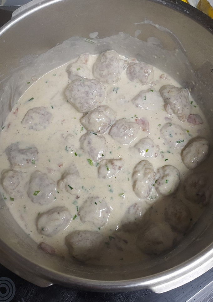 Una foto de Albóndigas a la carbonara