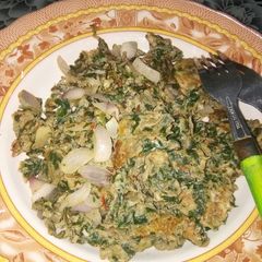 A picture of Fry egg and green.