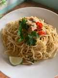 Spaghetti Aglio e Olio Tuna dengan Daun Ketumbar