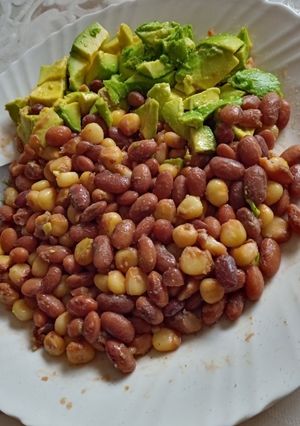 A picture of Githeri na Ova (Maize, beans & Guac).