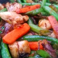 A picture of Black Pepper Chicken Veggie Stir Fry.