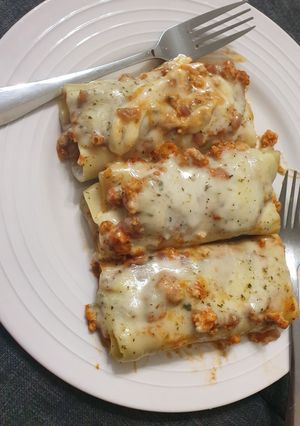 A picture of Lasagna roll.