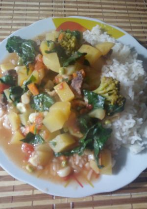 Una foto de Segundo de verduras con espinaca