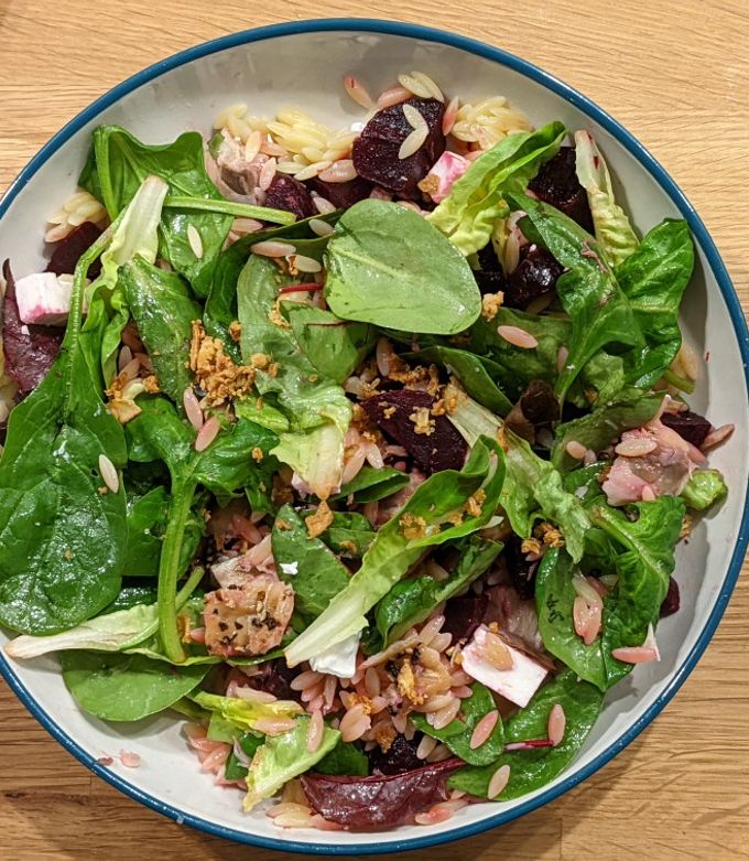 A picture of Orzo salad with mackerel.