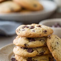 A picture of Vegan Dark Chocolate Chip Cookies! 🍪.