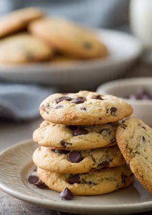 A picture of Vegan Dark Chocolate Chip Cookies! 🍪.