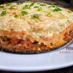 A picture of Potato chicken pie(shepherd's pie).