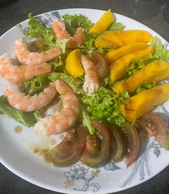 Foto principal de Ensalada de mango y langostinos