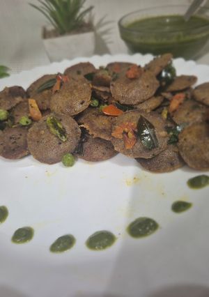 मिनी रागी इडली फ्राई रेसिपी मुख्य फोटो