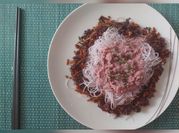 Una foto di cavolo rosso saltato in padella