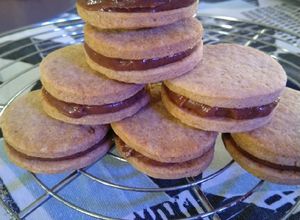 Une photo de Biscuit fourré chocolat et praline