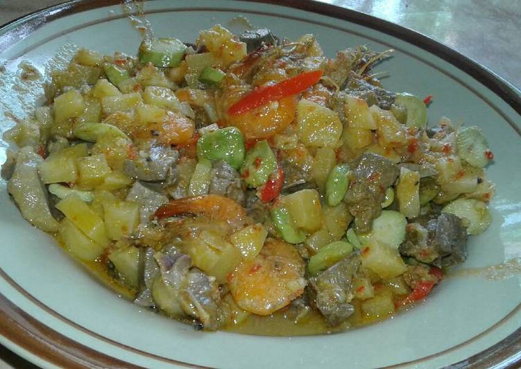 Resep Sambal goreng pete kentang udang ati ampela yang Menggugah Selera