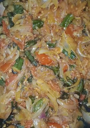 A picture of Pyazi bhindi.