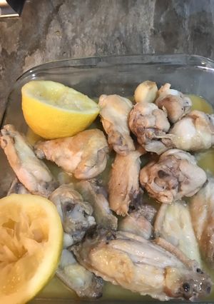 Una foto de Alitas de pollo al limón