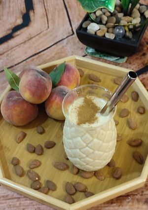 Φωτογραφία της συνταγής Smoothie με ροδάκινο, ταχίνι και αμύγδαλο
