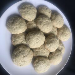 A picture of Coconut oats cookies.