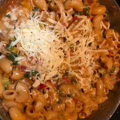 A picture of Cheesy macaroni.